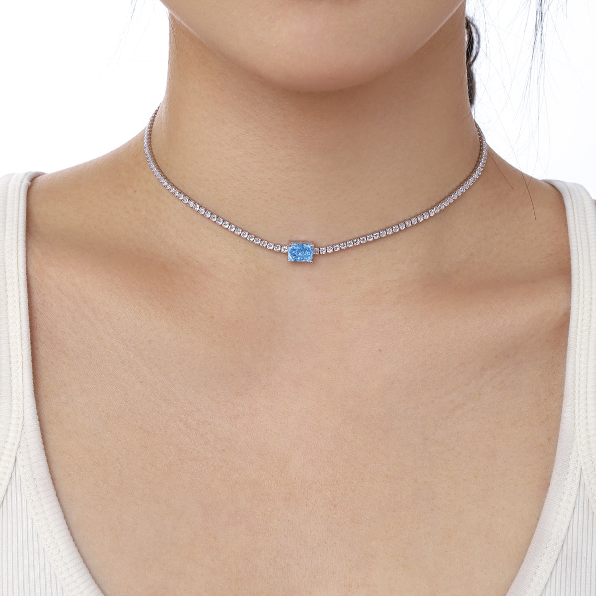 [GALE]2.0 carat Ornate Emerald Cut Necklace