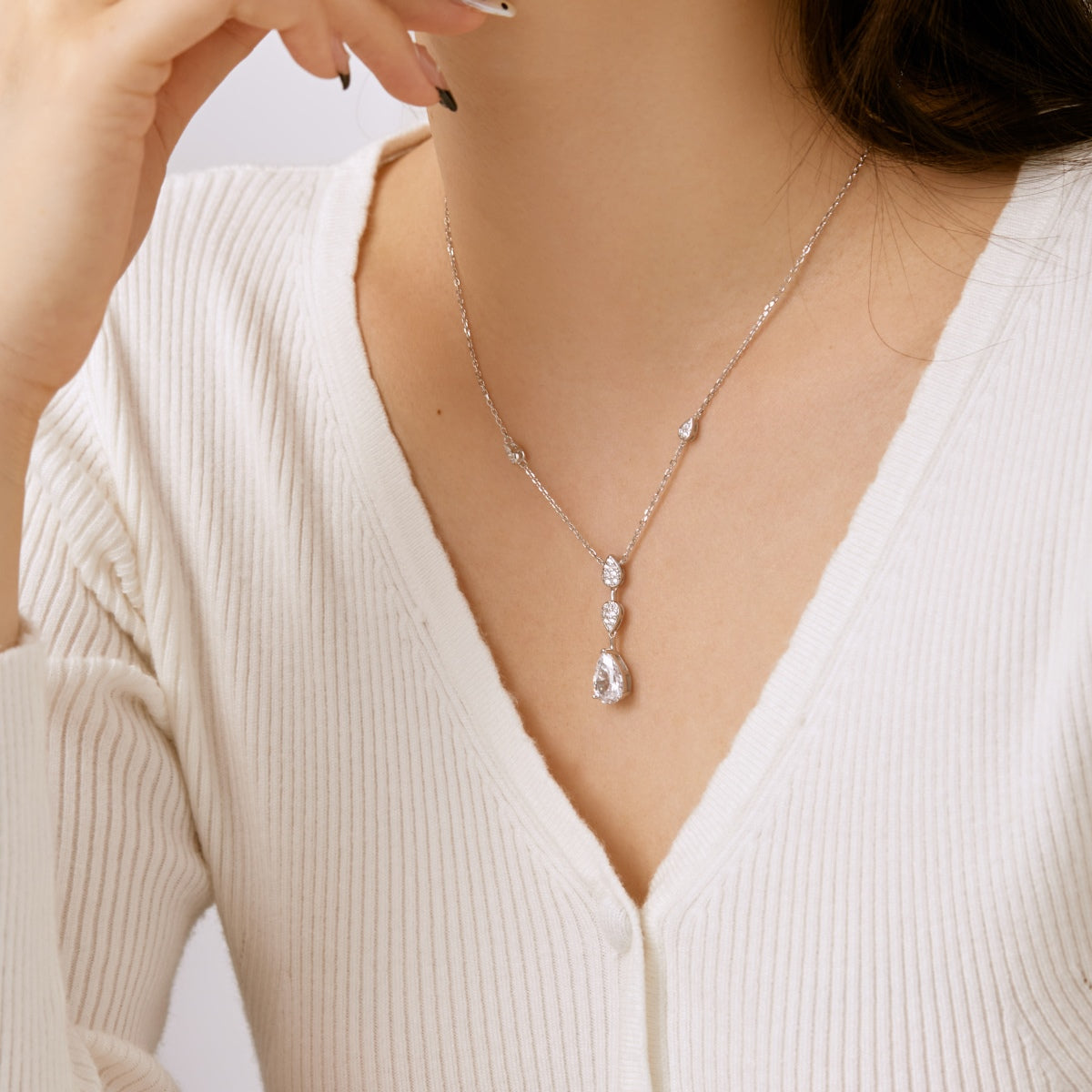 [GALE]Dazzling Pear Cut Necklace