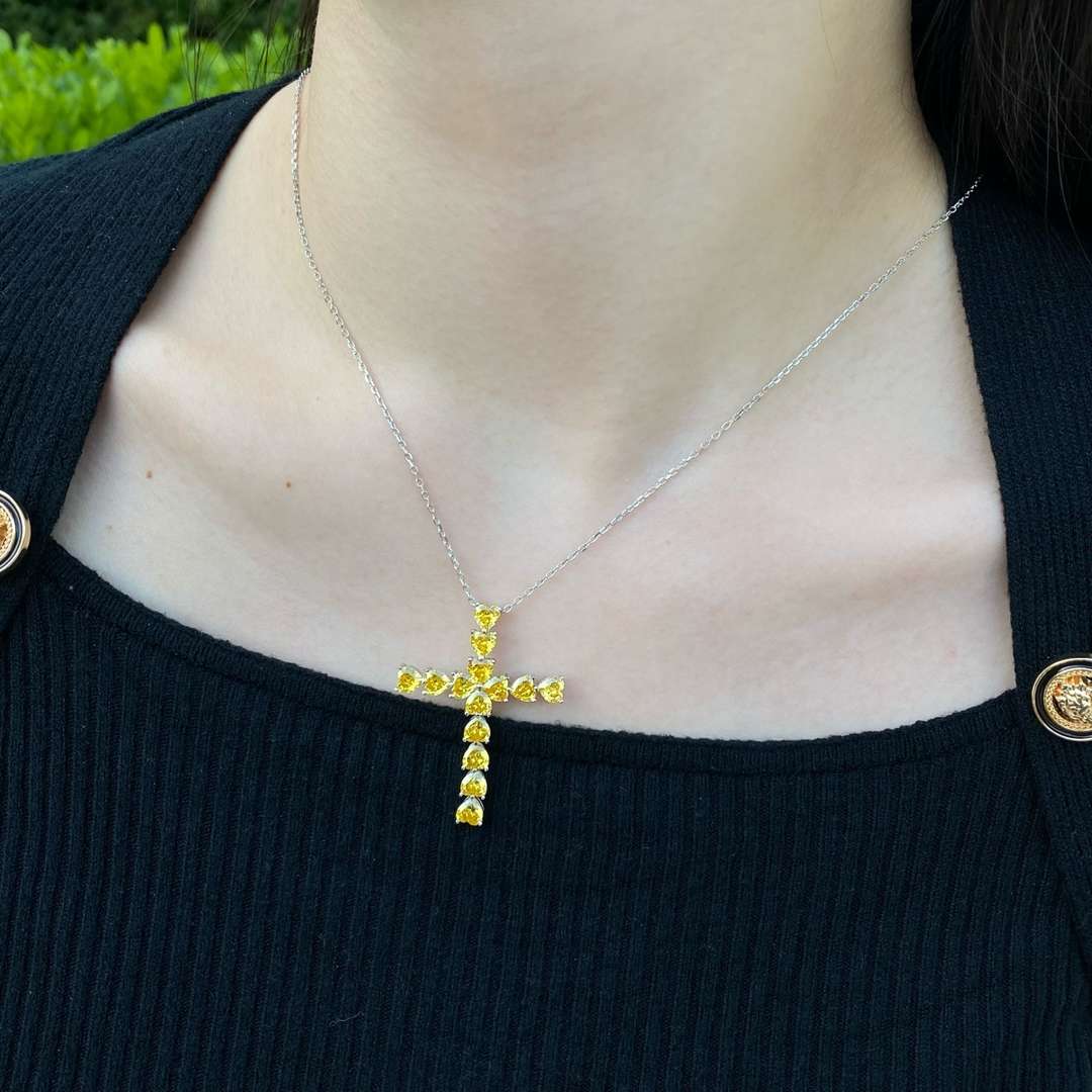 [GALE]Radiant Cross Shape Necklace
