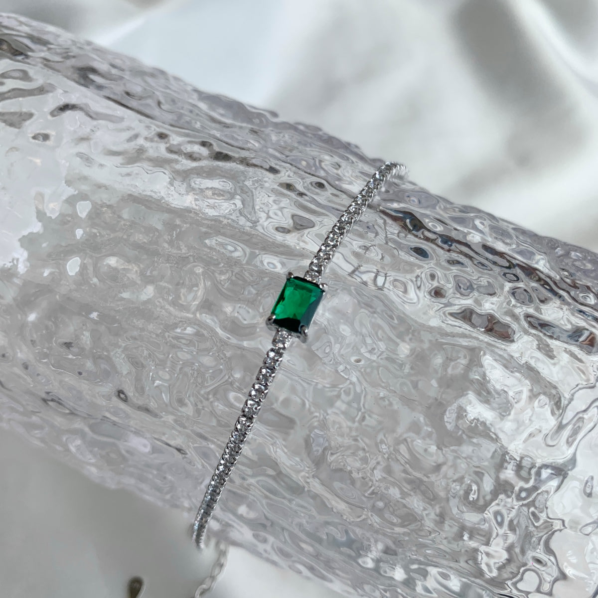 [GALE]1.0 Carat Unique Emerald Cut Banquet Bracelet