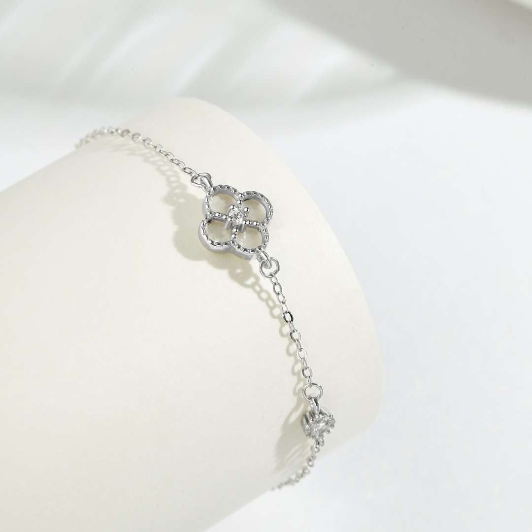 [GALE]Delicate Four Leaf Clover Bracelet