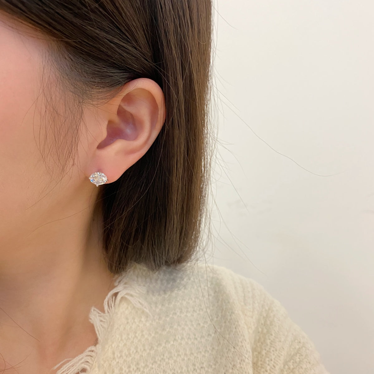 [GALE]Stylish Shiny Round Center Stone Stud Earrings