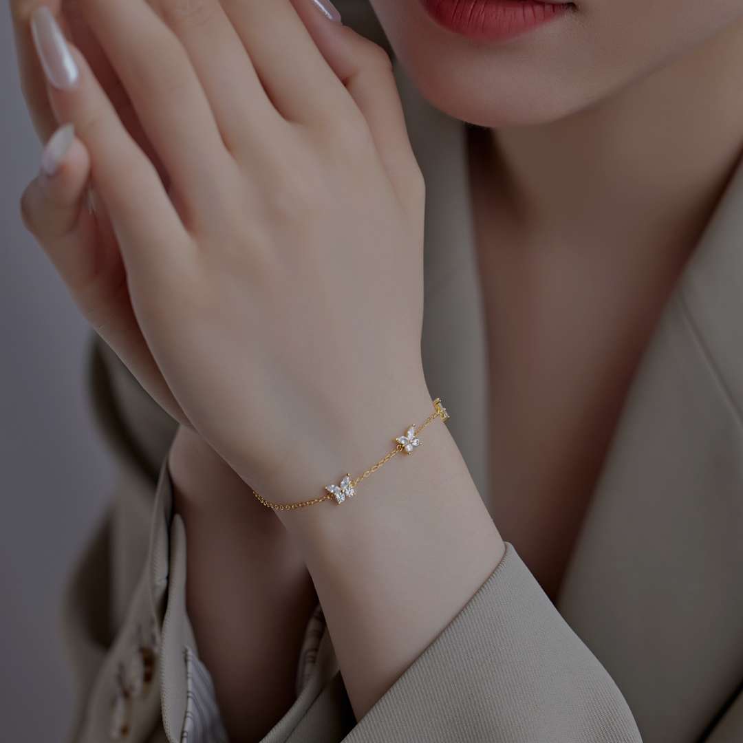 [GALE]Radiant Butterfly Shape Necklace