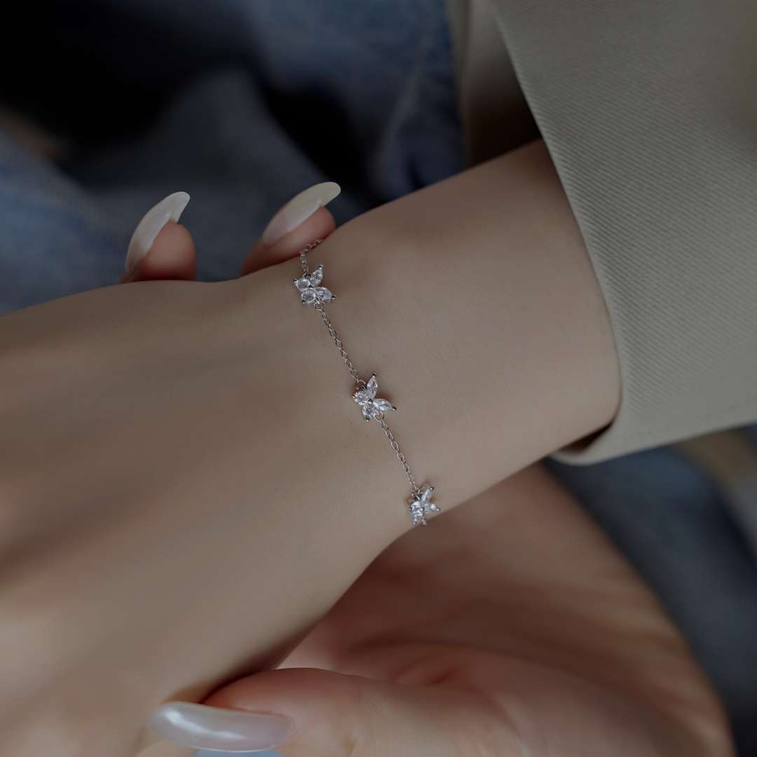 [GALE]Radiant Butterfly Shape Necklace
