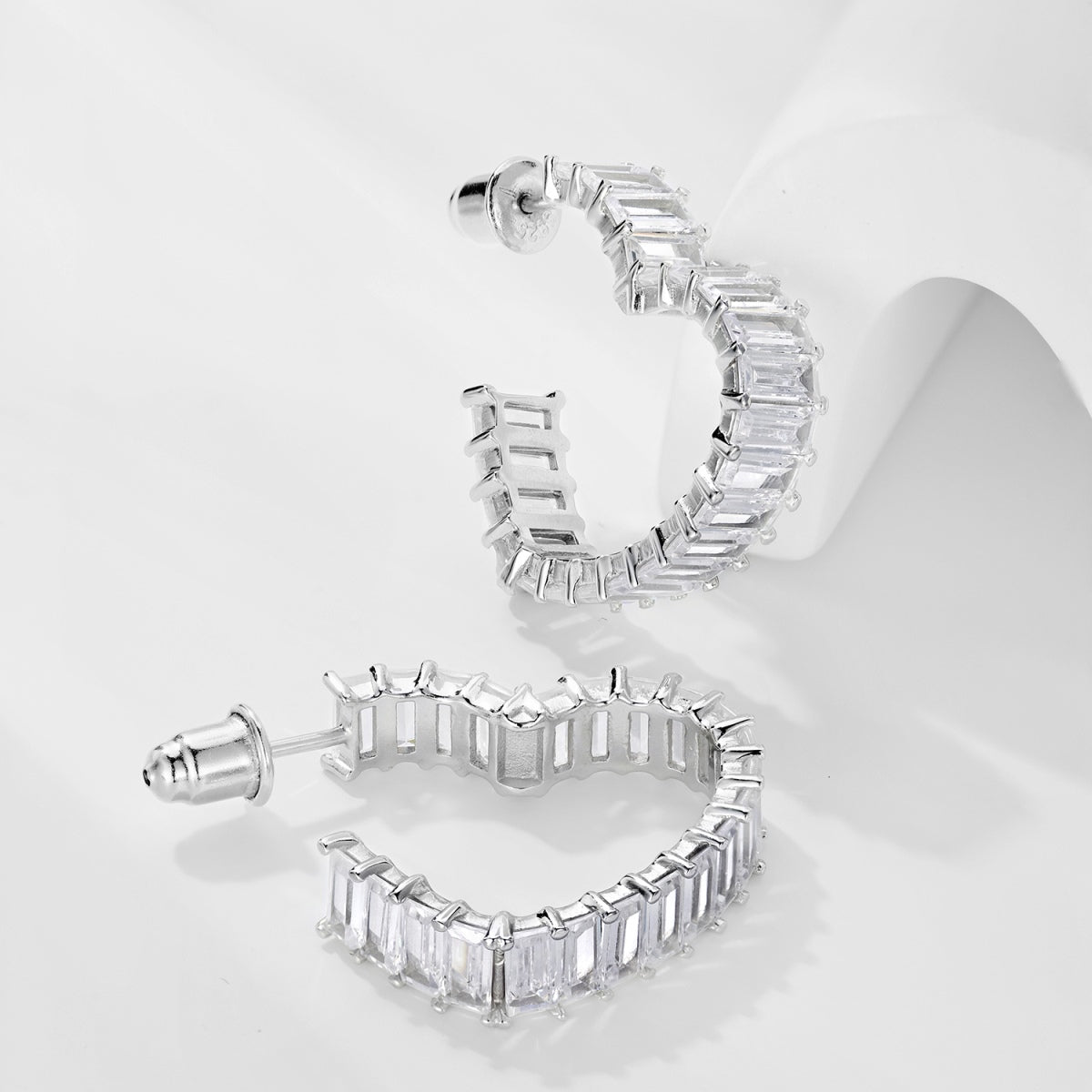 [GALE]Radiant Heart Cutout Earrings