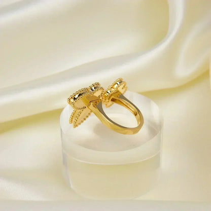 [GALE]LUCKY BETWEEN THE FINGER RING