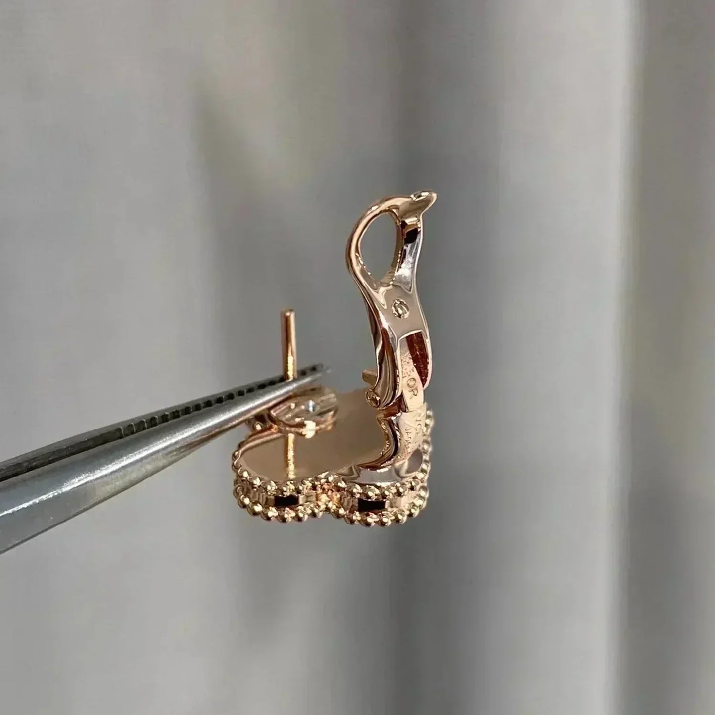 [GALE]CLOVER MEDIUM 1 MOTIFS  PINK MOP DIAMOND EARRINGS