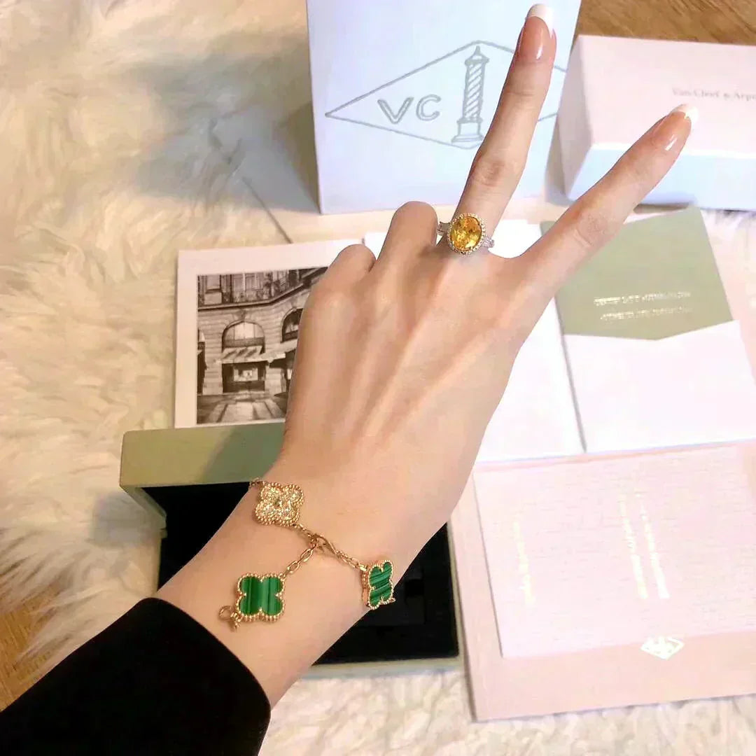 [GALE] CLOVER 5 MOTIF MALACHITE BRACELET COLLECTION