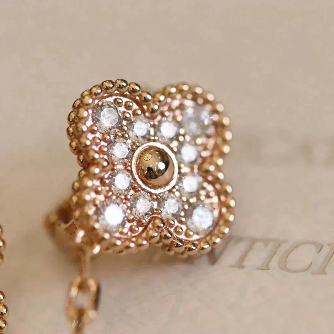 [GALE]CLOVER MEDIUM 1 MOTIFS FUll DIAMOND EARRINGS