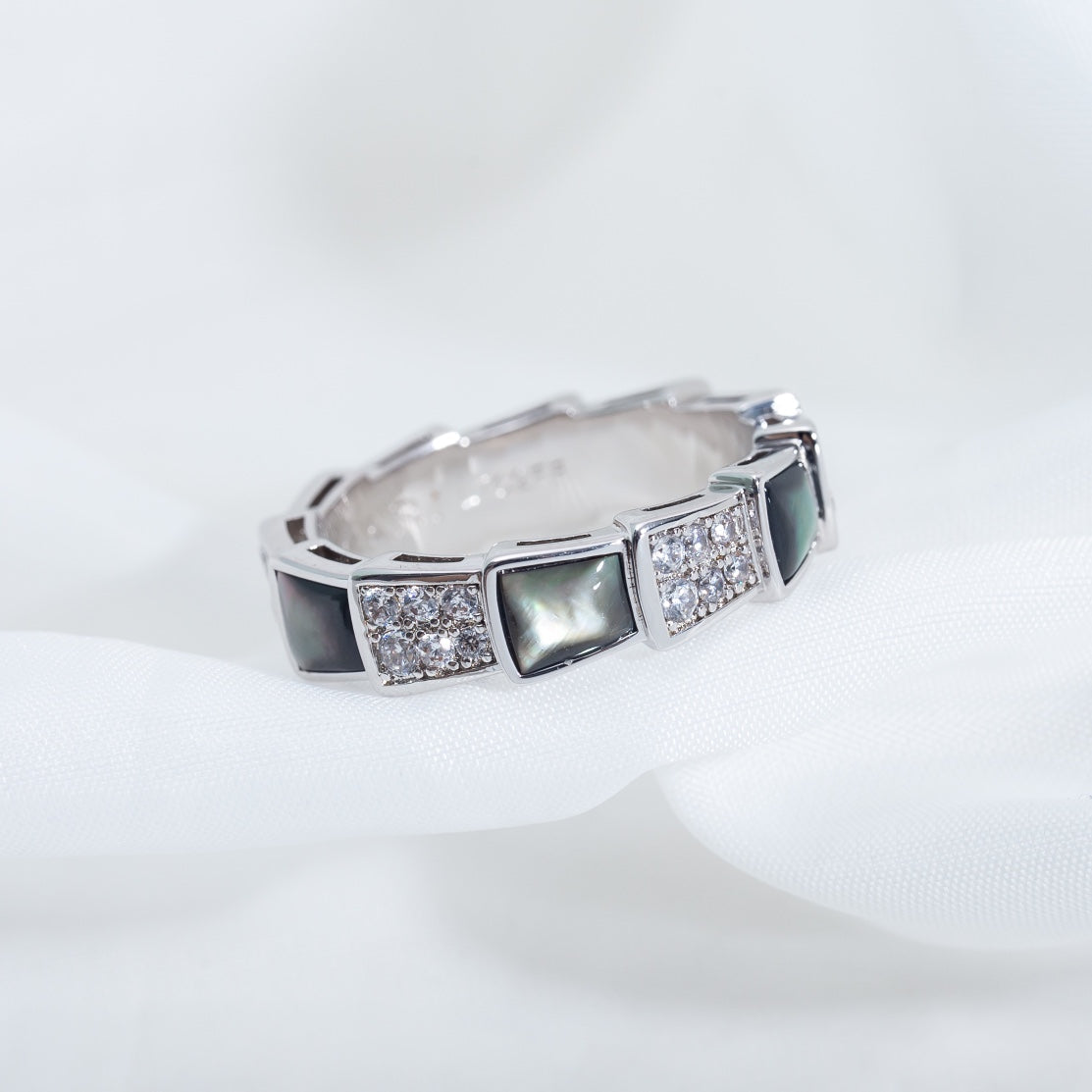 [GALE]SERPENTI RING SILVER DIAMOND BLACK MOP 4MM