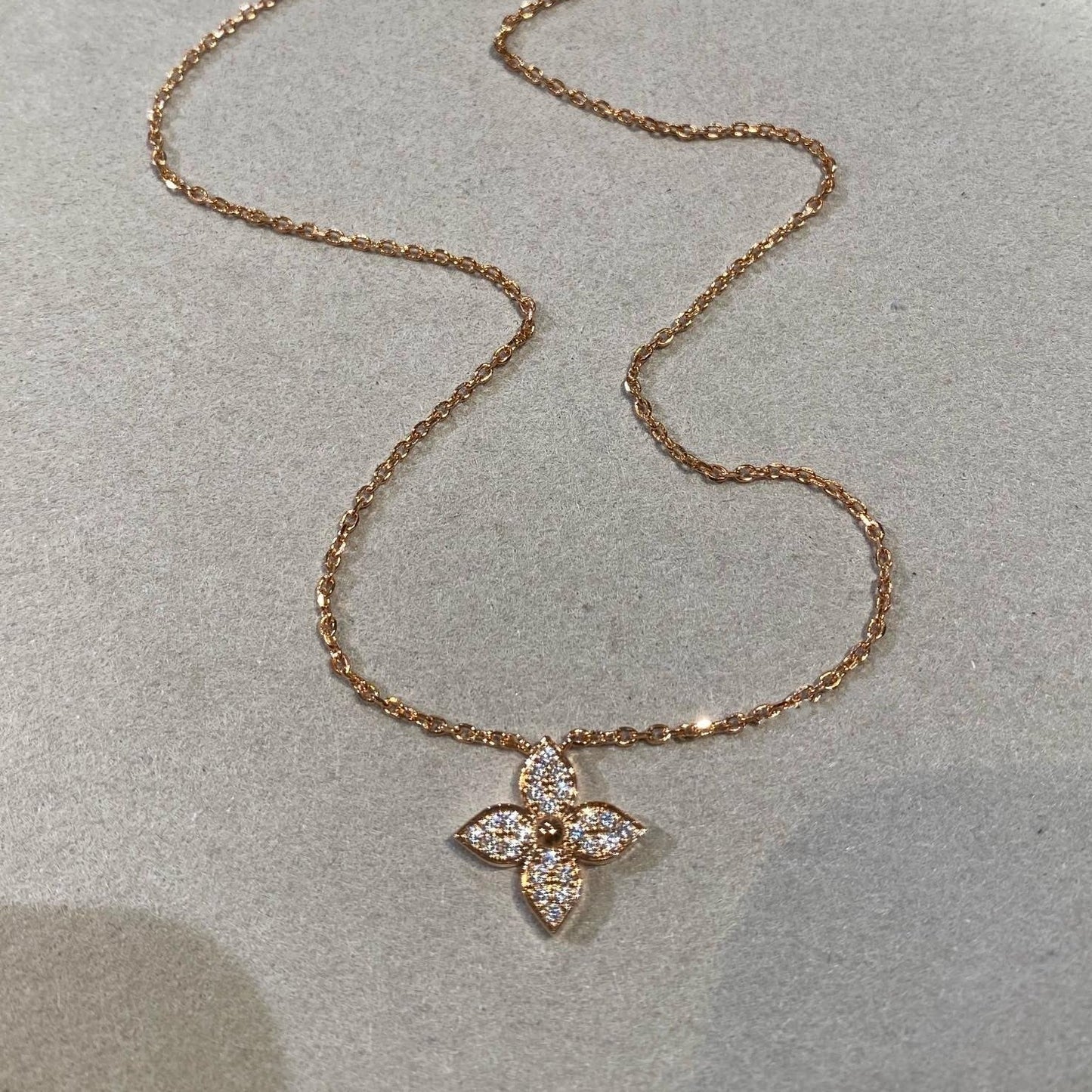 [GALE]STAR DIAMOND NECKALCE
