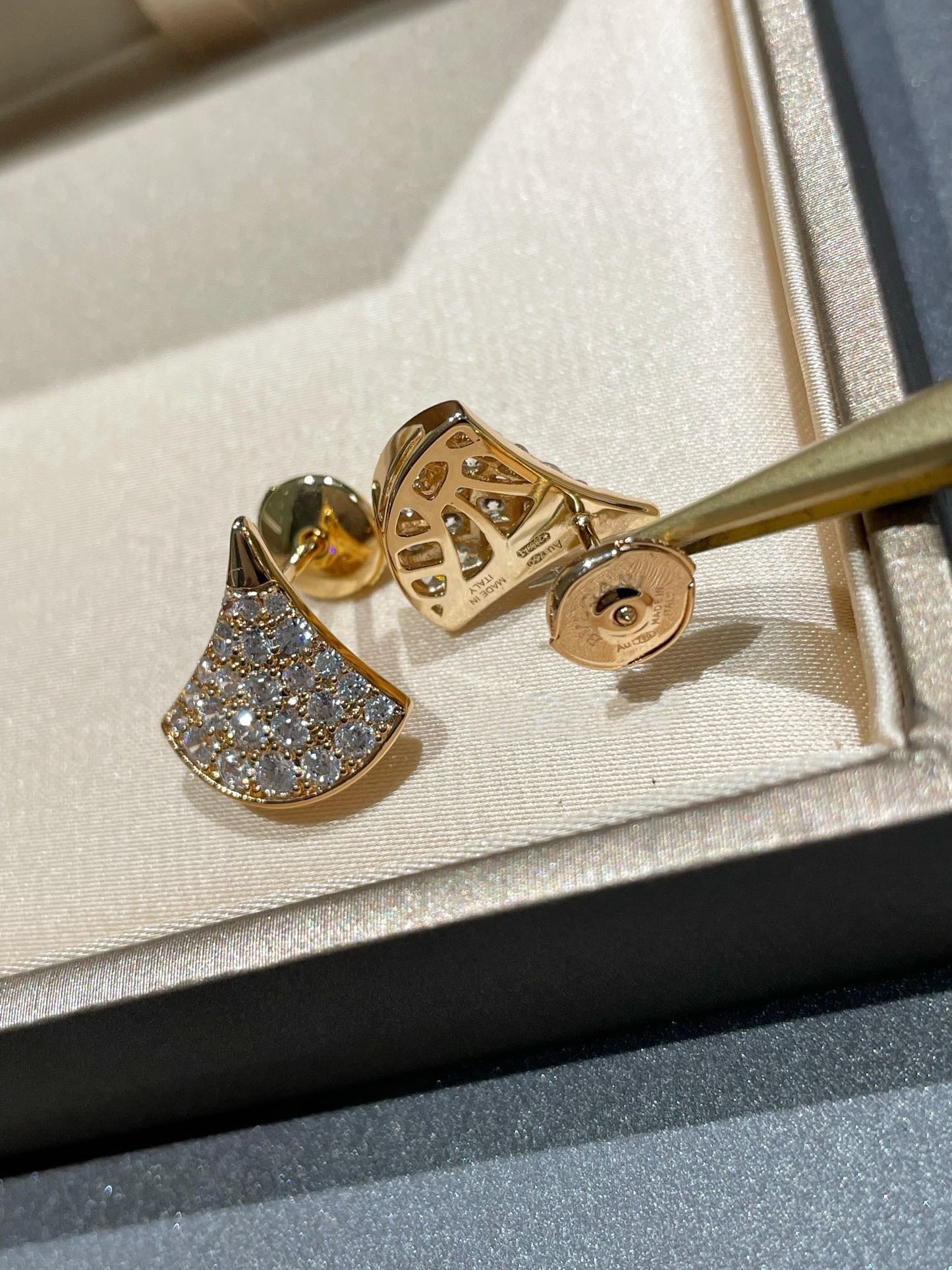 [GALE]DREAM STUD EARRINGS DIAMOND