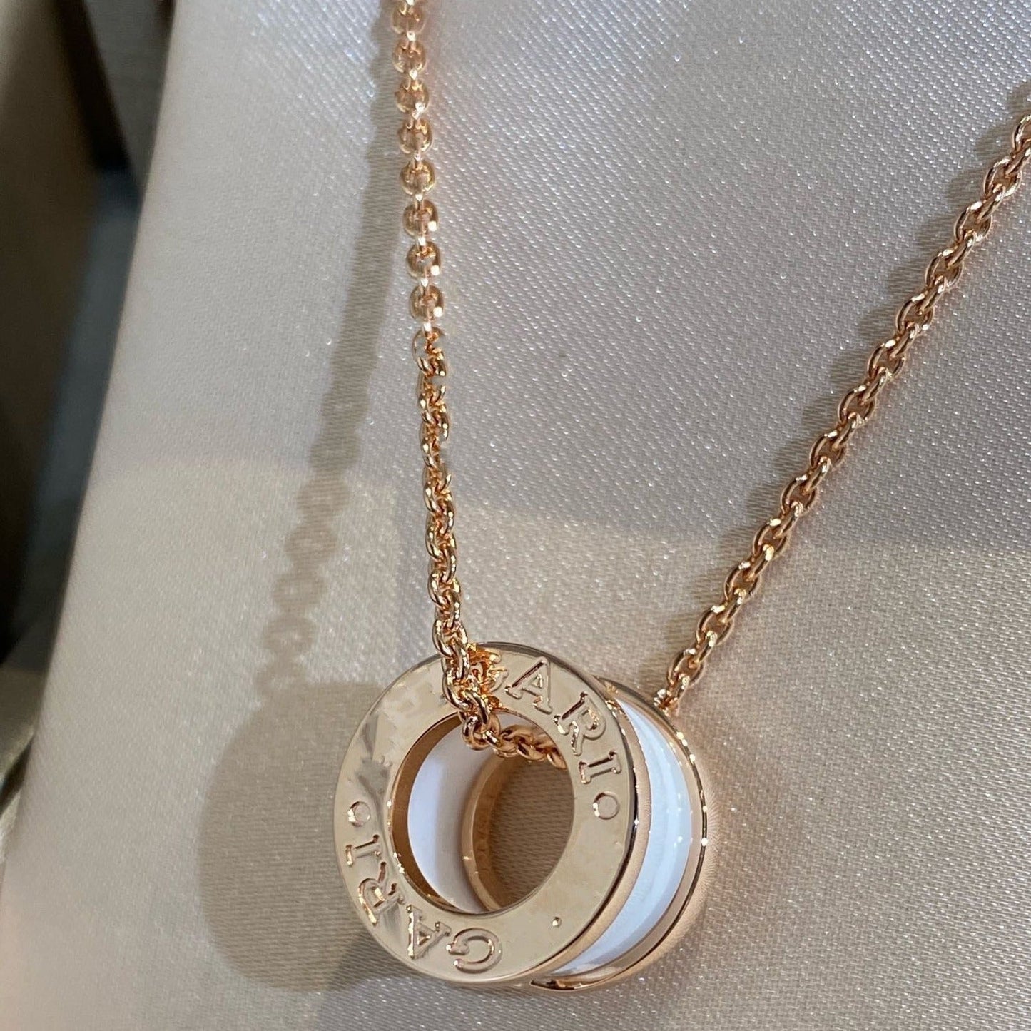 [GALE]ZERO 1 WHITE CERAMIC PINK GOLD NECKLACE