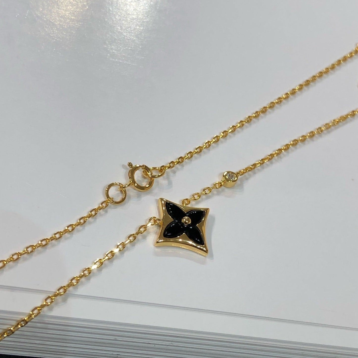 [GALE]STAR BLACK MOP NECKLACE