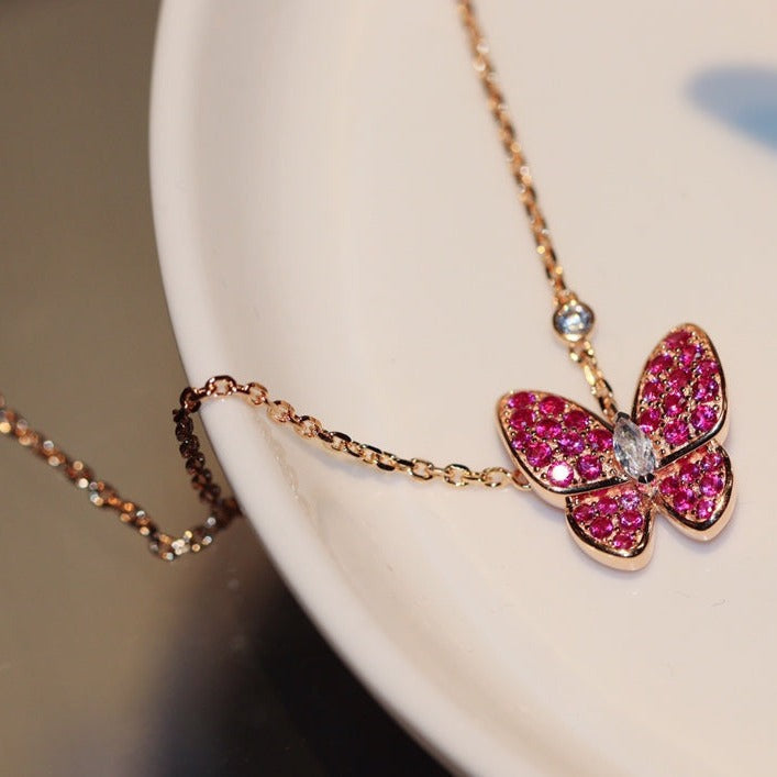[NOVO]SCHMETTERLING ROTE DIAMANTEN ROSÉGOLD-KETTE