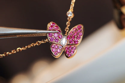 [NOVO]SCHMETTERLING ROTE DIAMANTEN ROSÉGOLD-KETTE