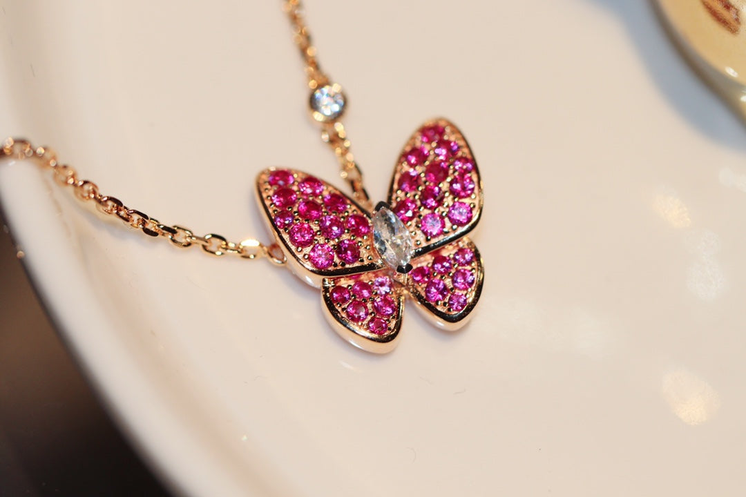 [NOVO]SCHMETTERLING ROTE DIAMANTEN ROSÉGOLD-KETTE
