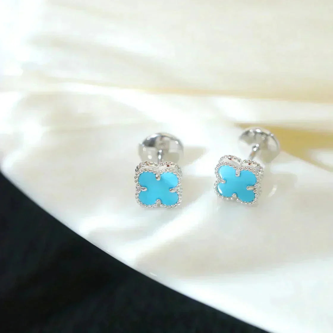 [GALE]CLOVER MINI 9.5MM ONYX STUD EARRINGS SILVER