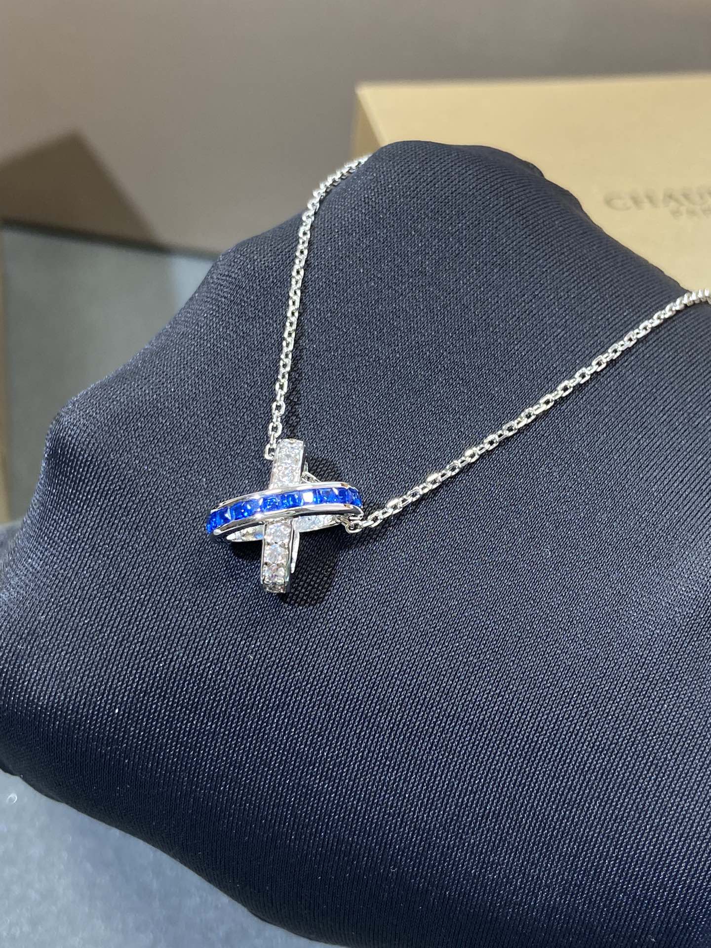 [GALE]LIENS DIAMOND SILVER NECKLACE