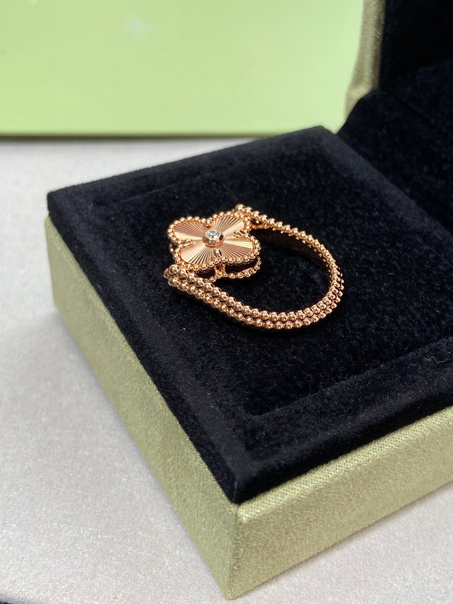 [NOVO]CLOVER RIVERSIBLE RING AUS ROSA GOLD 