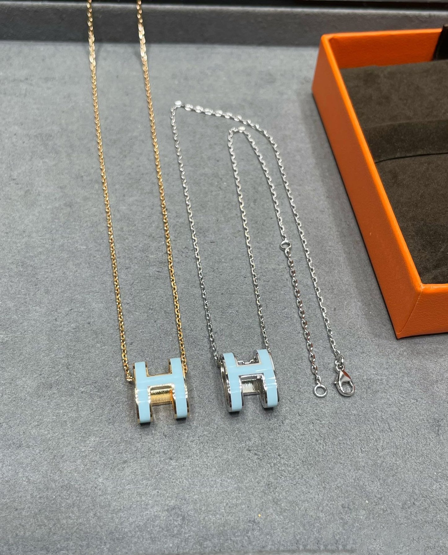 [GALE]POP H SKY BLUE NECKLACE