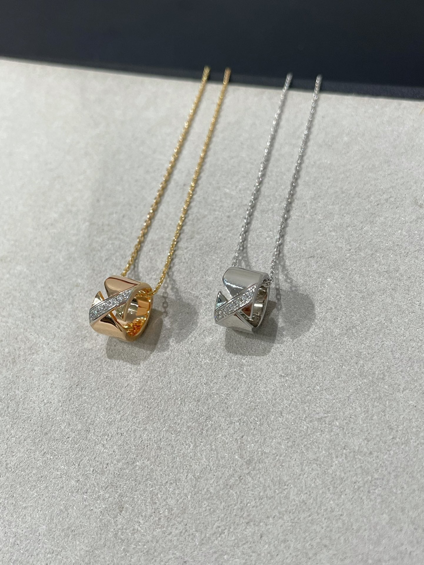 [GALE]LIENS EVIDENCE DIAMOND NECKLACE