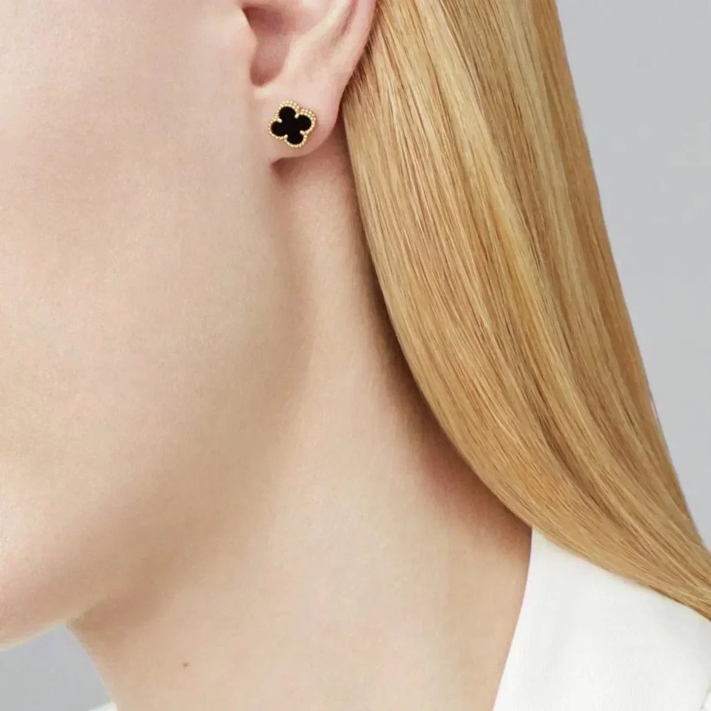 [GALE]CLOVER MINI 9.5MM BLACK MOP EARRINGS