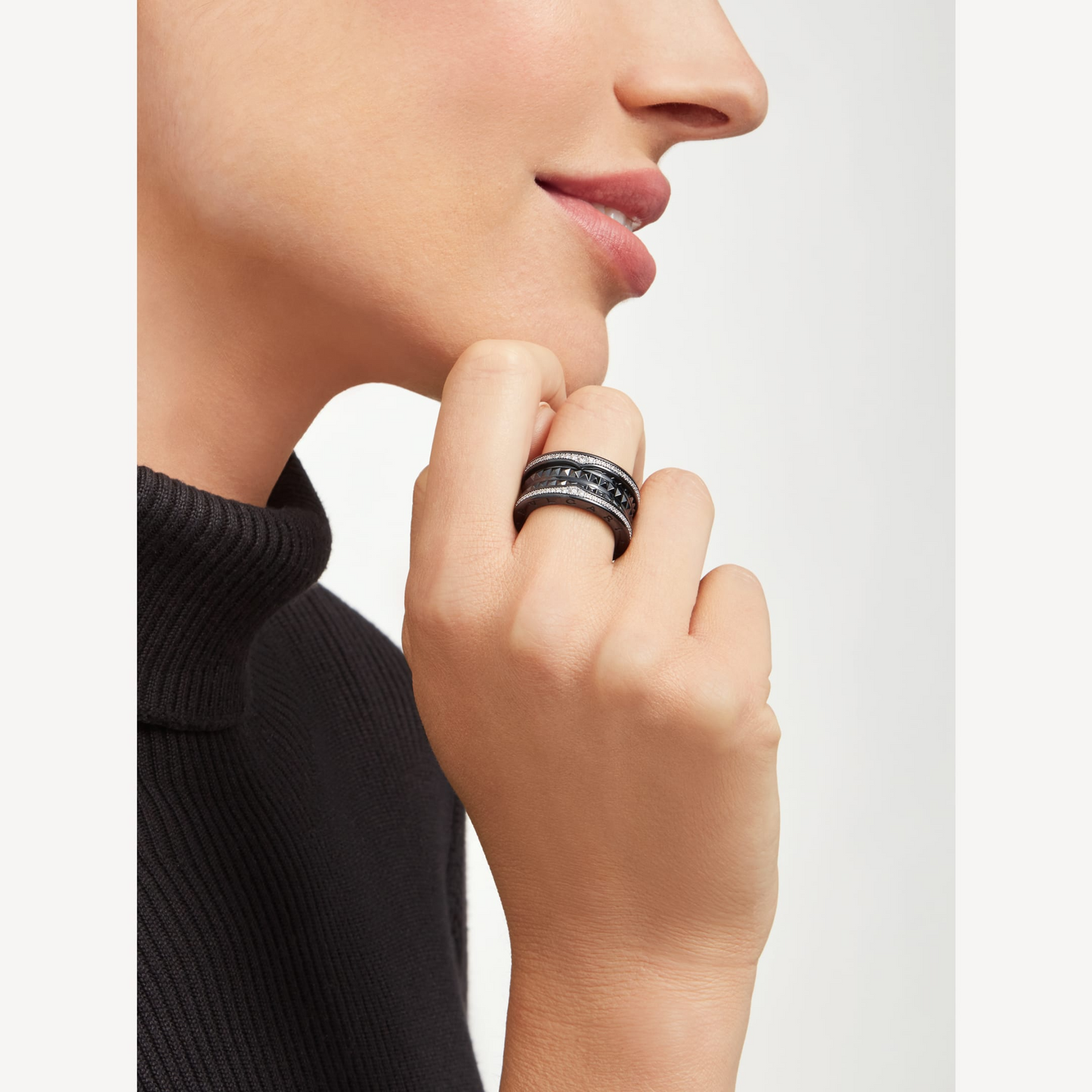 [GALE]ZERO 1 ROCK FOUR-BAND BLACK CERAMIC WITH STUDDED SPIRAL AND PAVED DIAMONDS RING