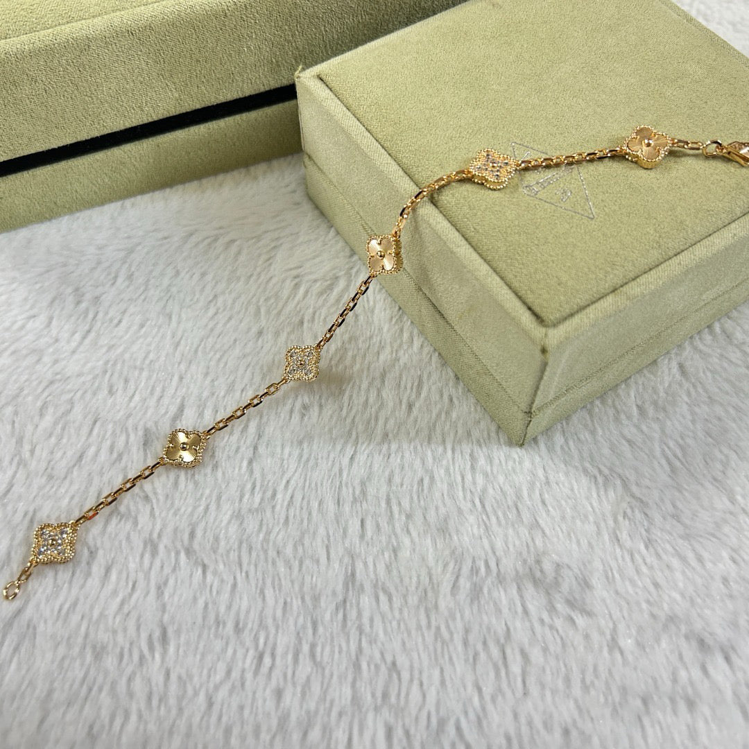 [GALE]CLOVER 6 MOTIF DIAMOND LASER BRACELET