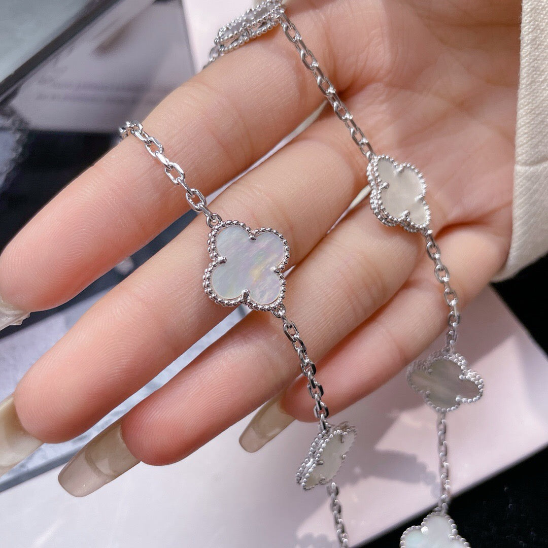 [GALE]CLOVER 10 MOTIFS WHITE MOTHER OF PEARL NECKLACE