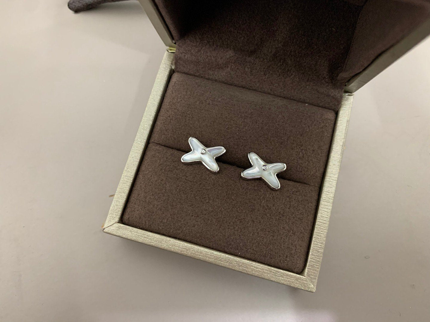 [GALE]JEUX DE WHITE MOP SILVER DIAMOND EARRINGS