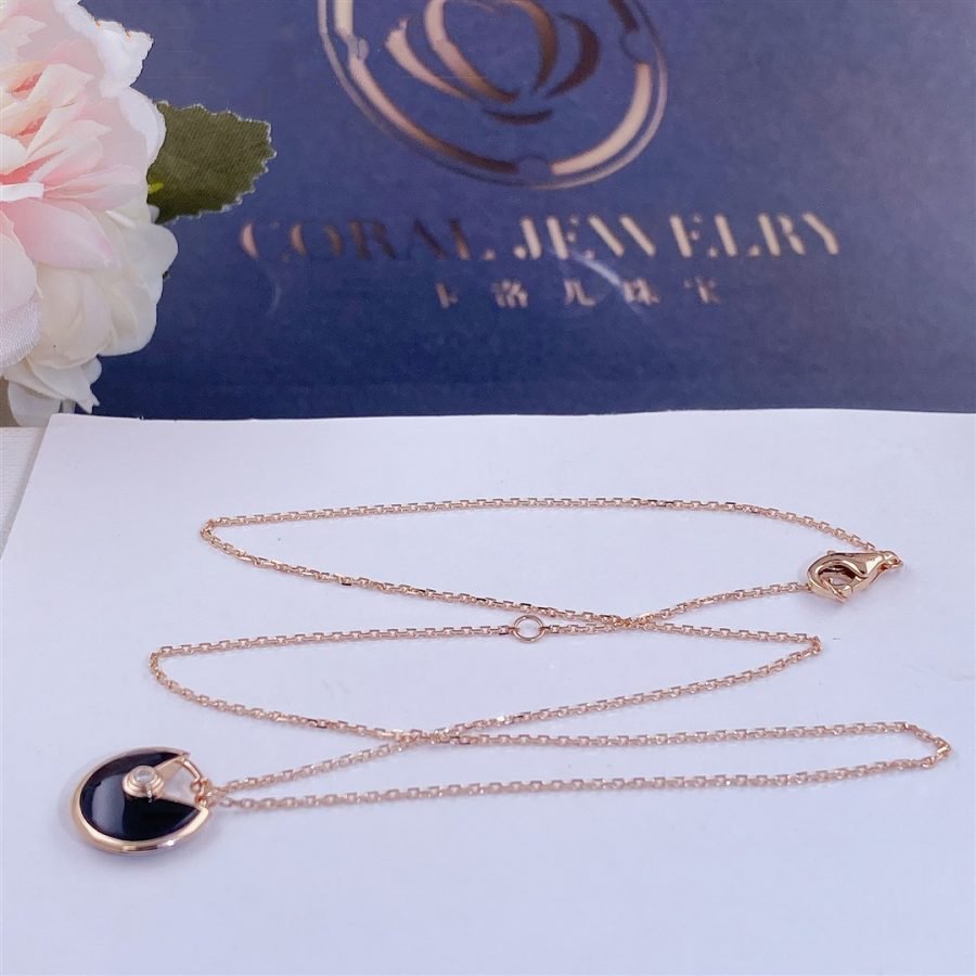 [GALE]AMULETTE ROSE GOLD ONYX NECKLACE