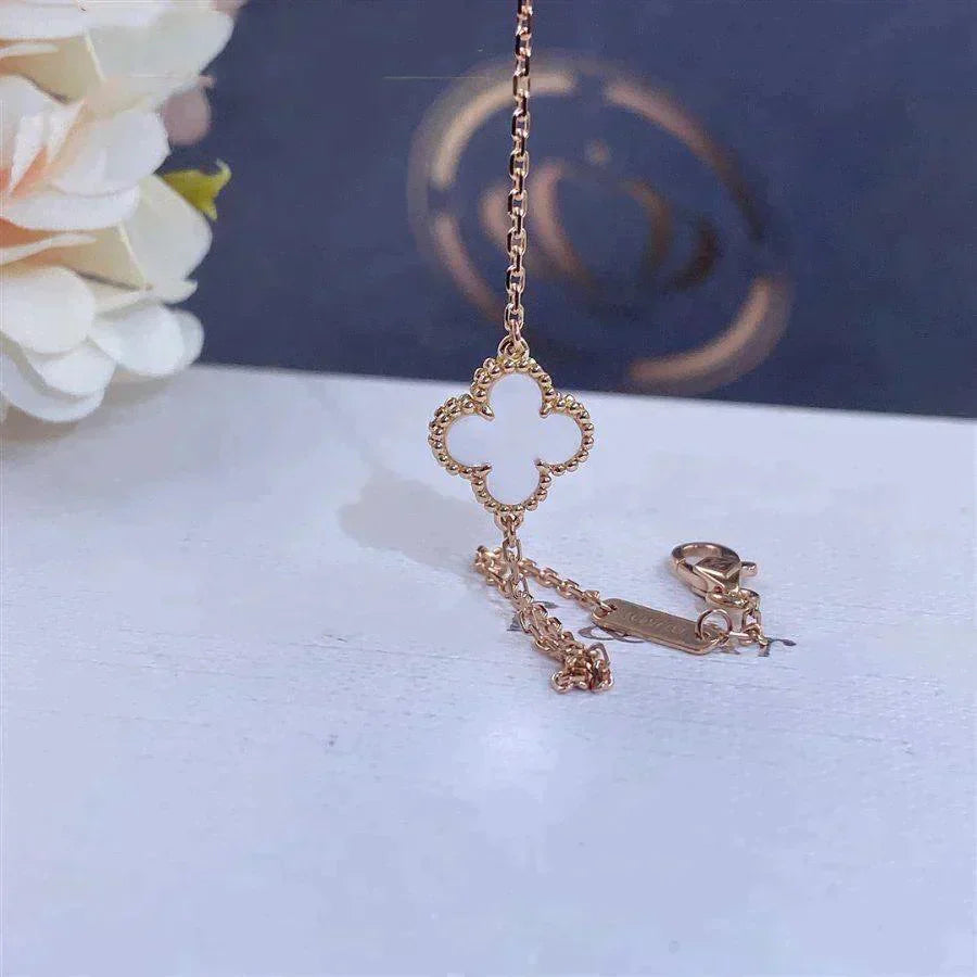 [GALE]CLOVER WHITE MOP SINGLE FLOWER BRACELET