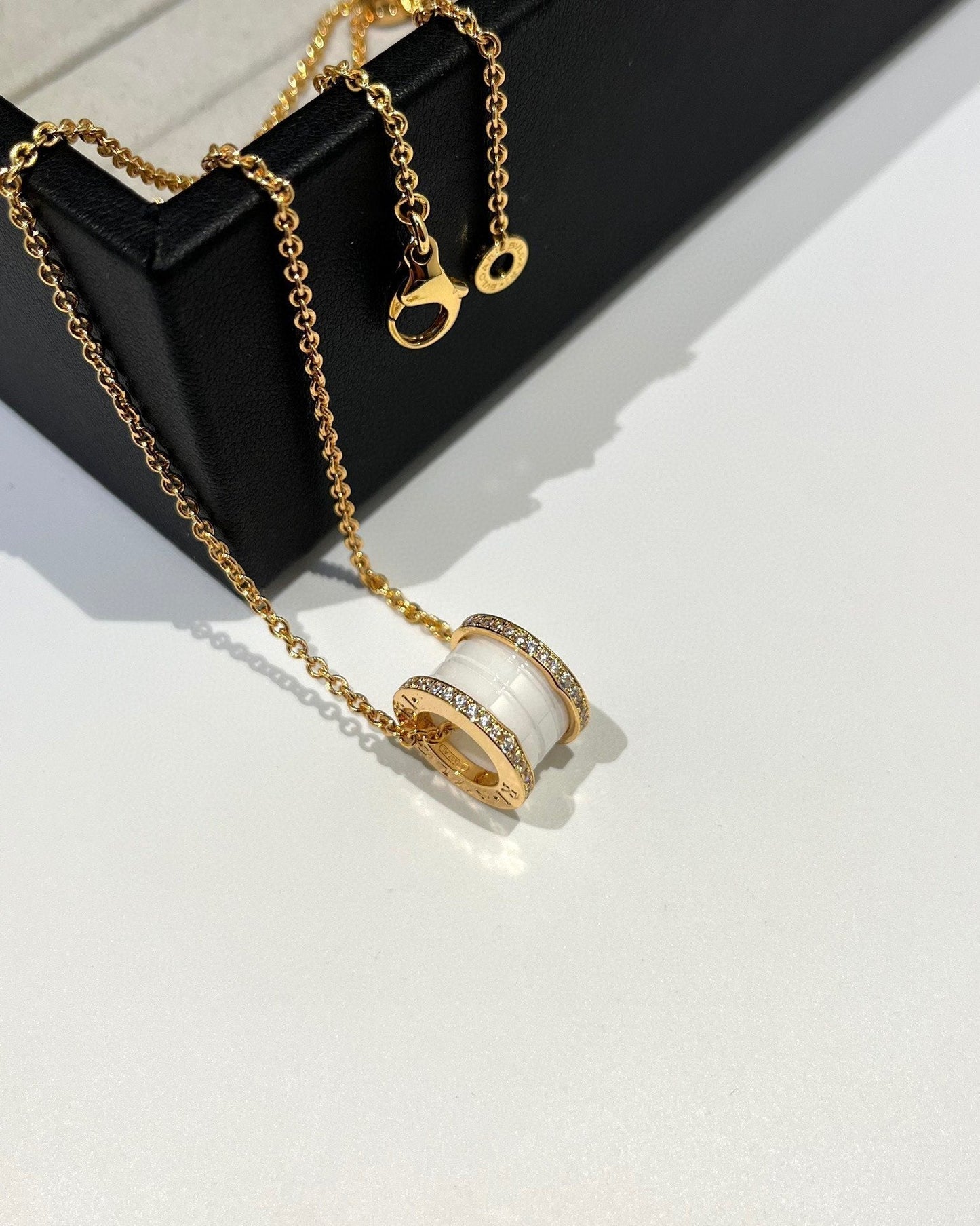 [GALE]ZERO 1 WHITE CERAMIC DIAMOND PINK GOLD NECKLACE